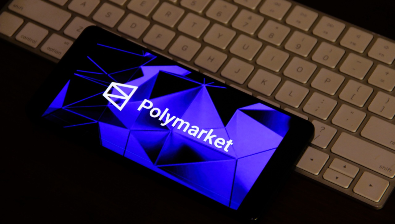 poly-1784885601
