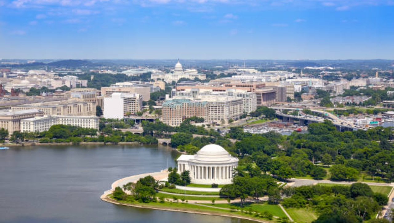 US Senators look to ban gambling advertisements on social media platforms